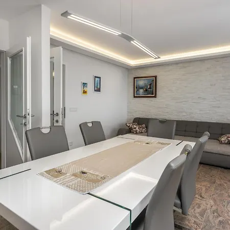 3 Bedroom In ツリクヴェニツァ