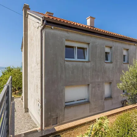 3 Bedroom In Apartment *