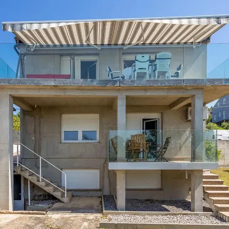 Apartment 3 Bedroom In Crikvenica