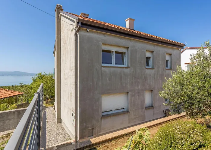 3 Bedroom Cozy In Apartment *