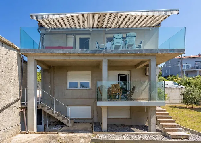 Lägenhet 3 Bedroom Cozy In Crikvenica