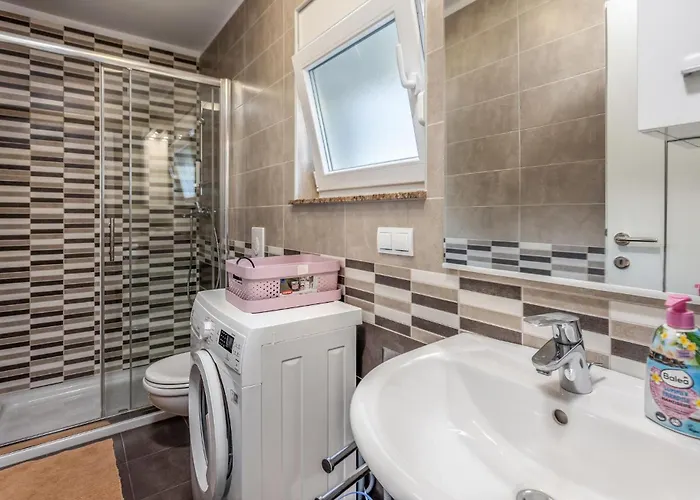 3 Bedroom Cozy In *