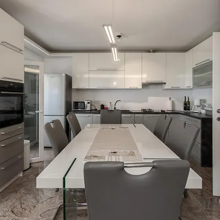 3 Bedroom In *
